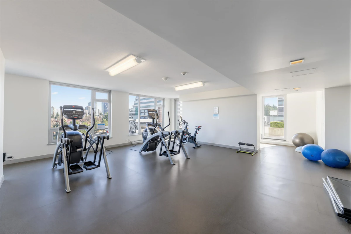 Backyard Photo of 320 5665 Boundary Road, Vancouver, BC