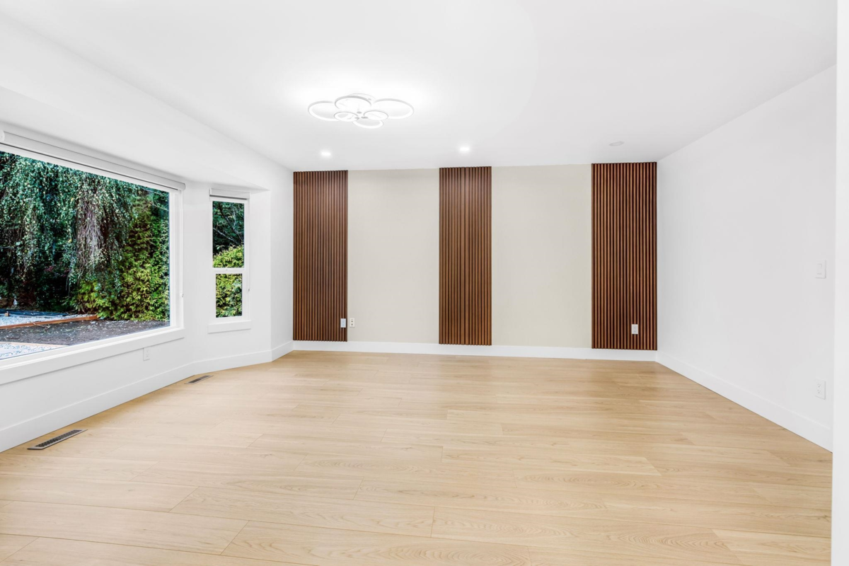 Breakfast Nook Photo of 14278 Hyland Road, Surrey, BC