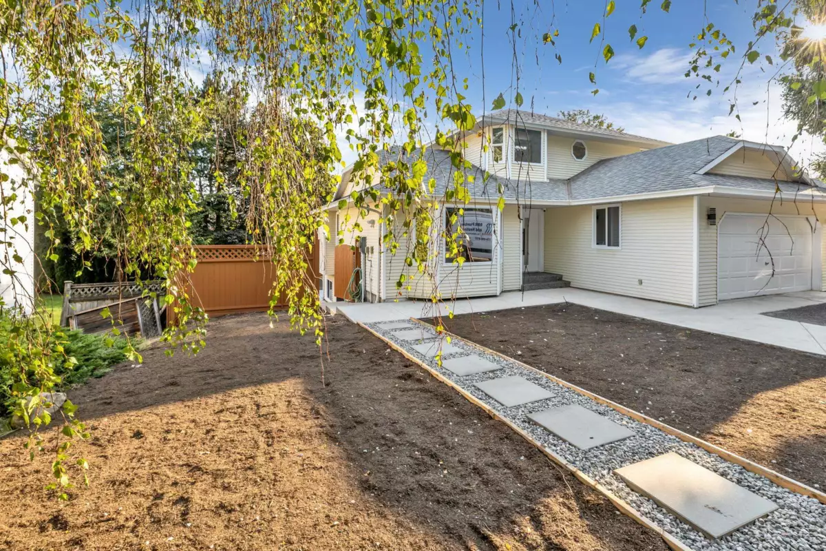 Dining Area Photo of 14278 Hyland Road, Surrey, BC