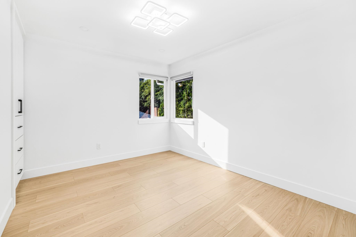 Laundry Room Photo of 14278 Hyland Road, Surrey, BC
