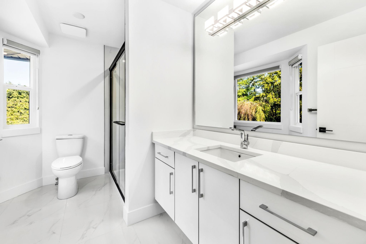 Mudroom Photo of 14278 Hyland Road, Surrey, BC