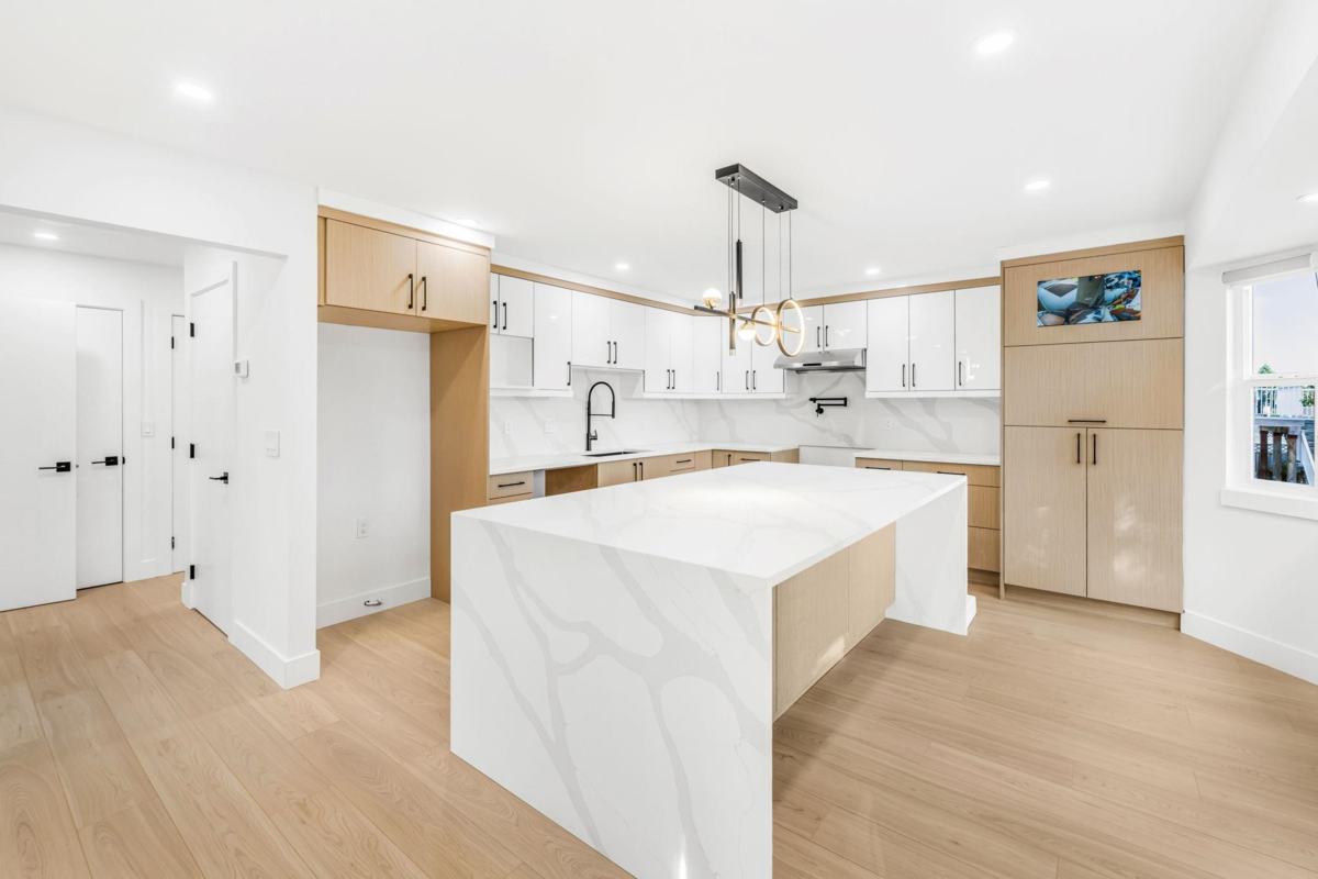 Powder Room Photo of 14278 Hyland Road, Surrey, BC