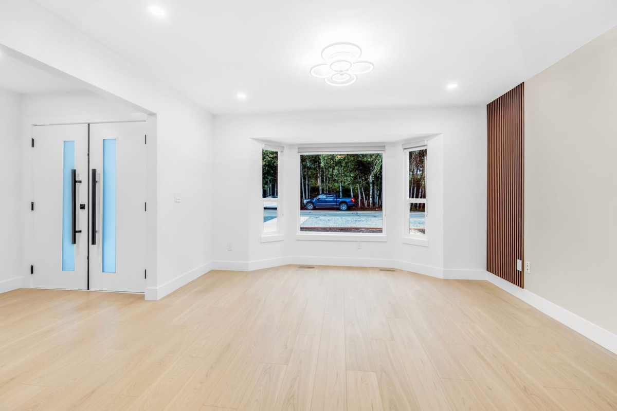 Primary Bathroom Photo of 14278 Hyland Road, Surrey, BC