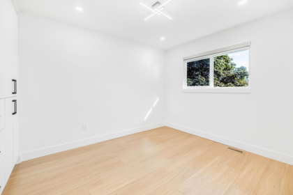 Hallway Photo of 14278 Hyland Road, Surrey, BC