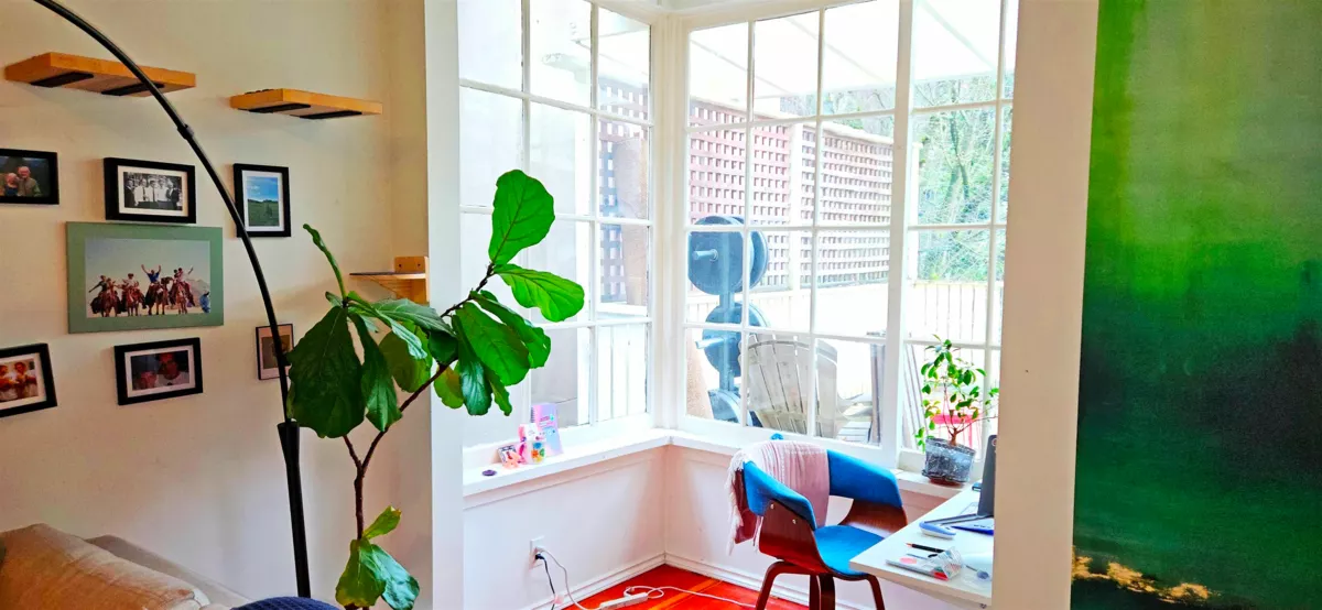 Kitchen Island Photo of 2635 W 7th Avenue, Vancouver, BC