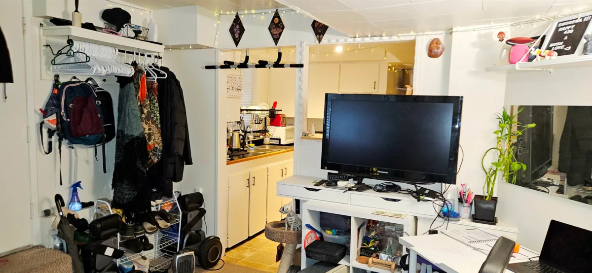 Laundry Room Photo of 2635 W 7th Avenue, Vancouver, BC