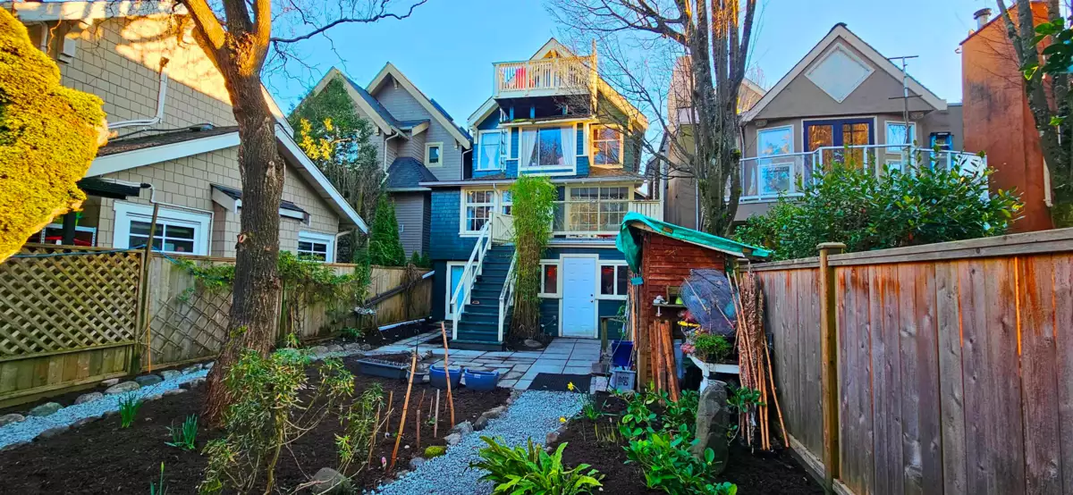 Staircase Photo of 2635 W 7th Avenue, Vancouver, BC