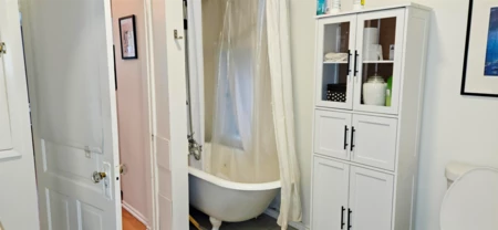 Primary Bathroom Photo of 2635 W 7th Avenue, Vancouver, BC
