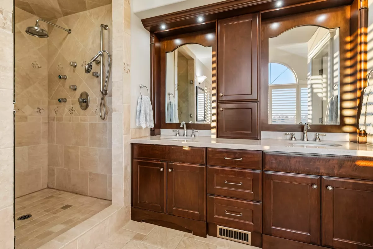 Basement Recreation Room Photo of 2405 Cranberry Court, Abbotsford, BC