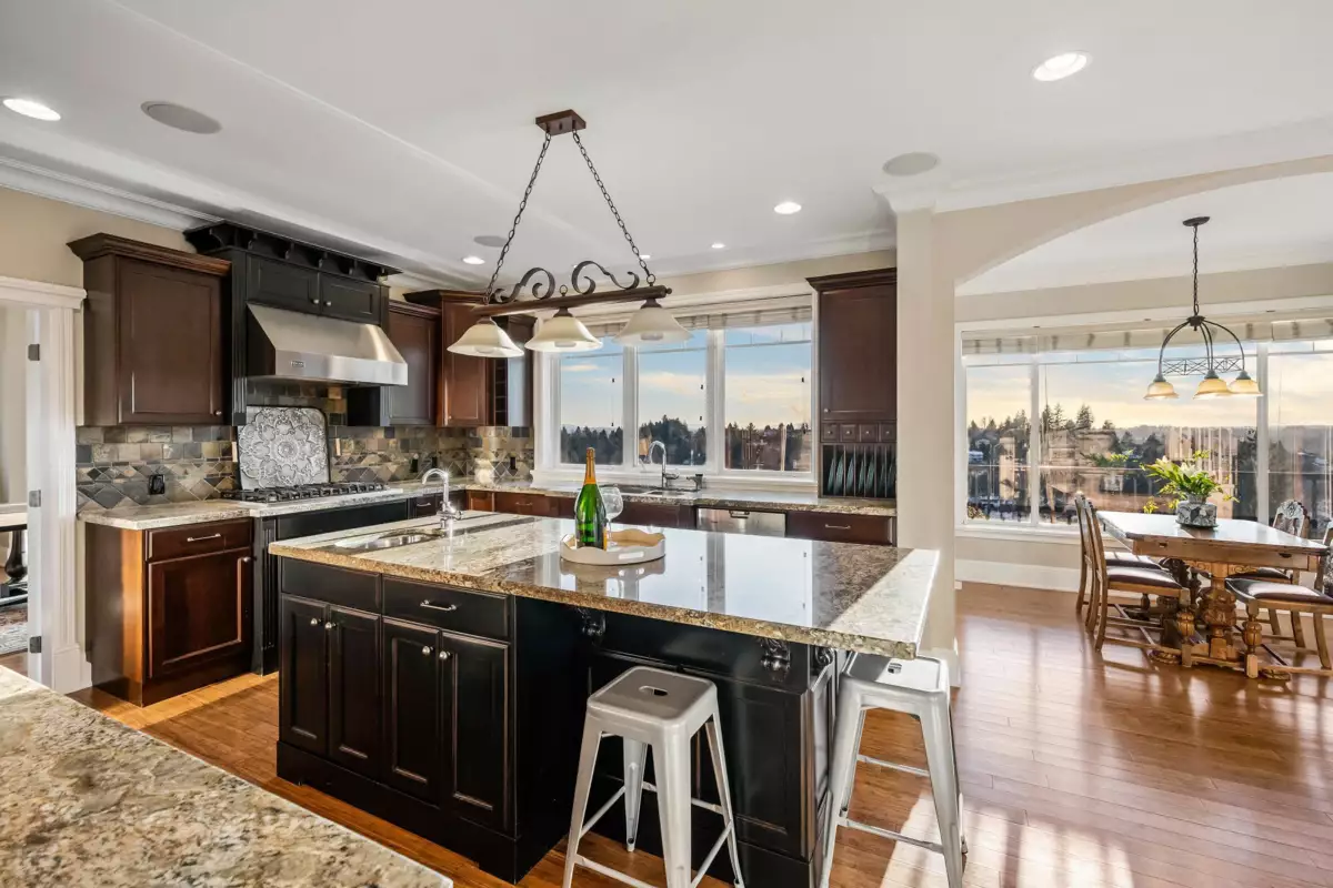 Walk-In Closet Photo of 2405 Cranberry Court, Abbotsford, BC