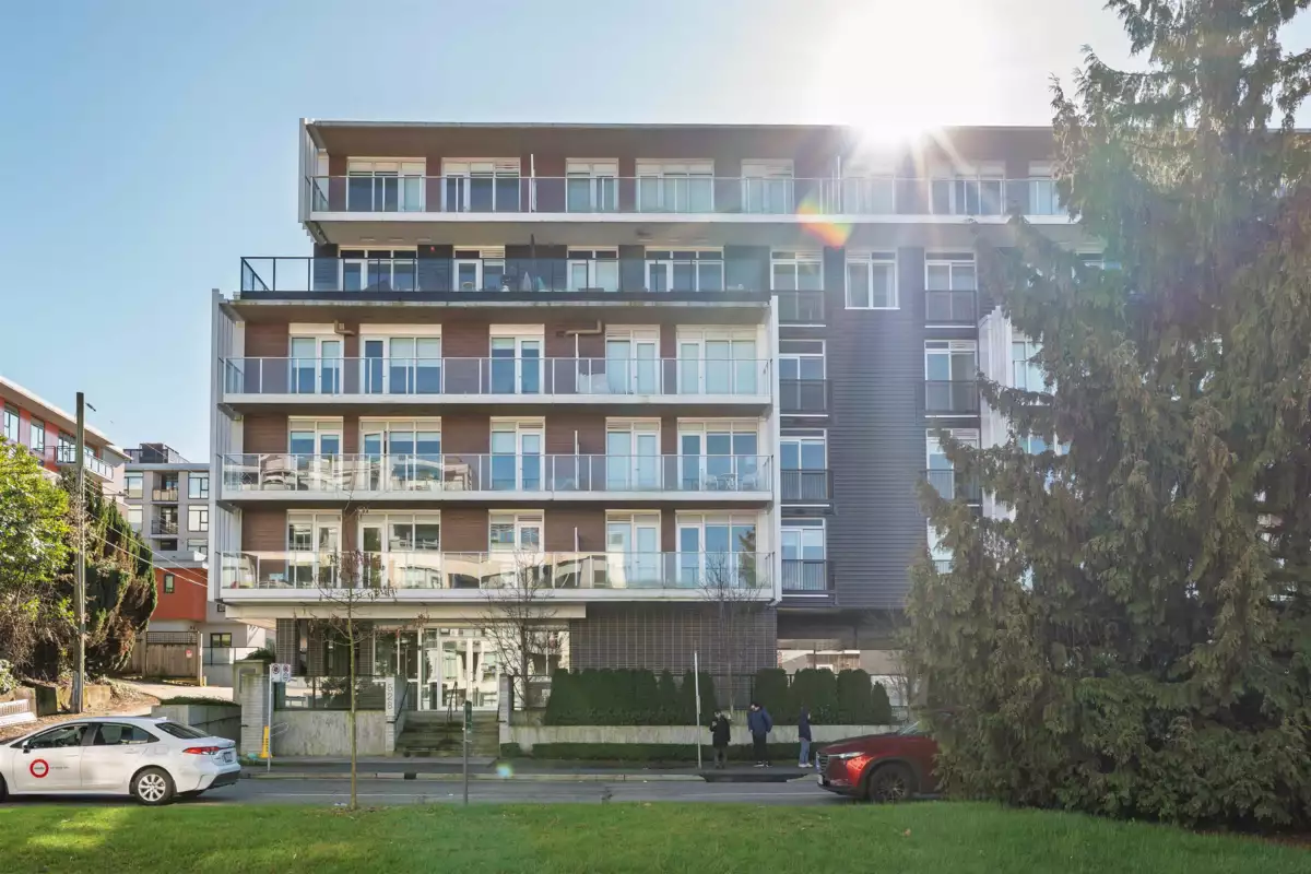 Exterior Front Photo of 202 528 W King Edward Avenue, Vancouver, BC
