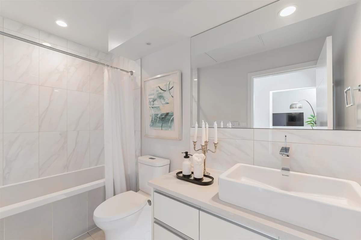 Primary Bathroom Photo of 202 528 W King Edward Avenue, Vancouver, BC