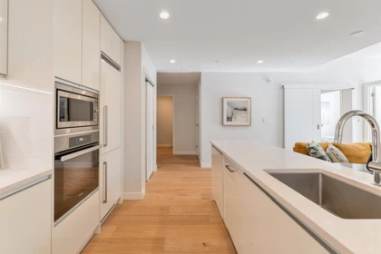 Kitchen Island Photo of 202 528 W King Edward Avenue, Vancouver, BC