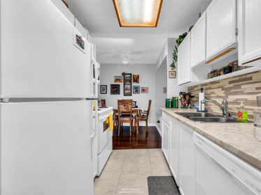 Mudroom Photo of 106 515 Eleventh Street, New Westminster, BC