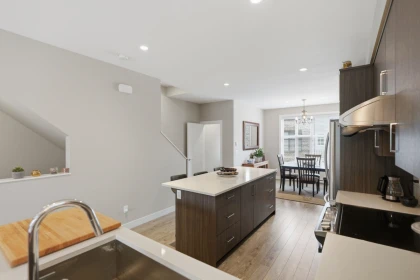 Kitchen Island Photo of 13 15588 32 Avenue, Surrey, BC