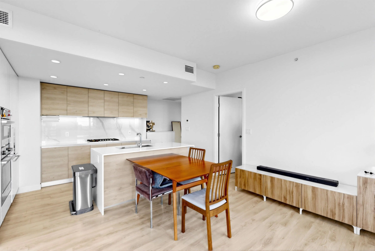 Dining Area Photo of 2602 2085 Skyline Court, Burnaby, BC