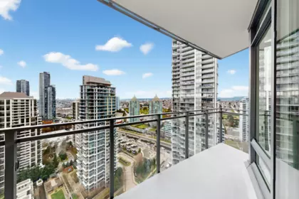 Swimming Pool Photo of 2602 2085 Skyline Court, Burnaby, BC