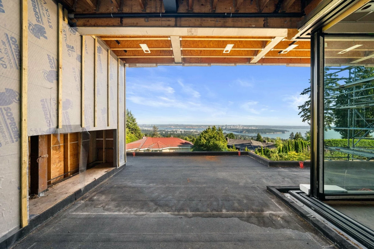 Family Room Photo of 1424 Sandhurst Place, West Vancouver, BC