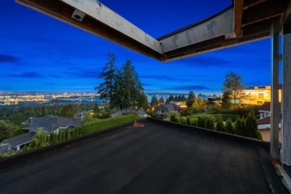 Garden / Landscaping Photo of 1424 Sandhurst Place, West Vancouver, BC