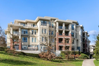 312 245 Ross Drive, New Westminster, BC, New Westminster — Apartment/Condo for sale