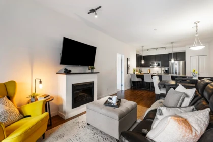 312 245 Ross Drive, New Westminster, BC, New Westminster — Apartment/Condo for sale