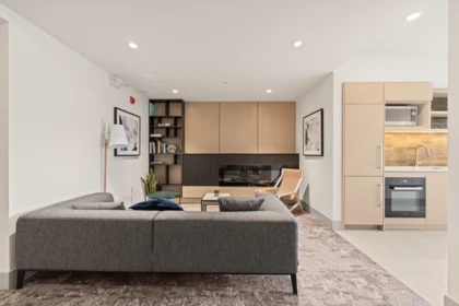 Hallway Photo of 220 1981 Macdonald Street, Vancouver, BC
