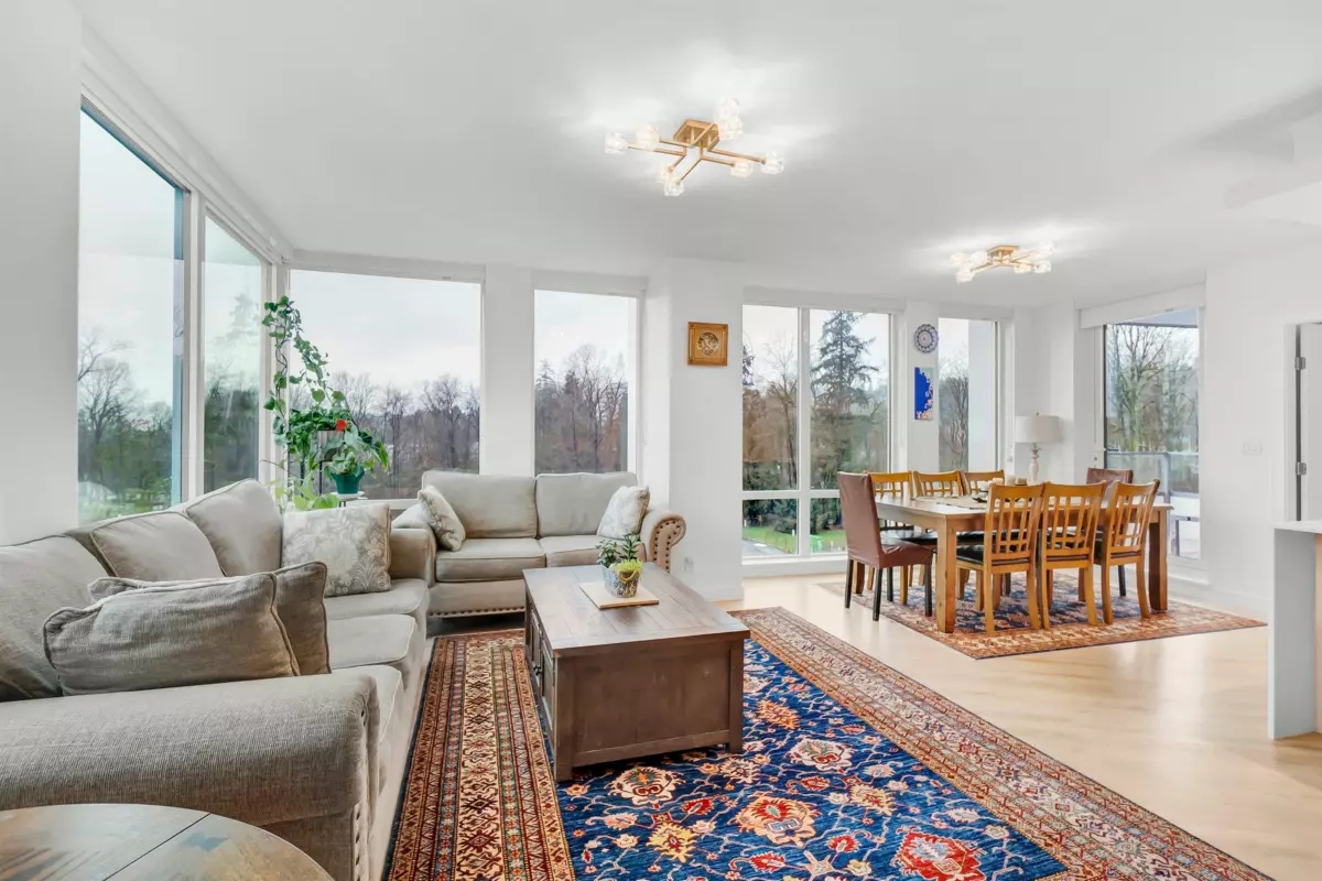 Living Room Photo of 412 1500 Fern Street, North Vancouver, BC
