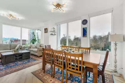 Kitchen Island Photo of 412 1500 Fern Street, North Vancouver, BC