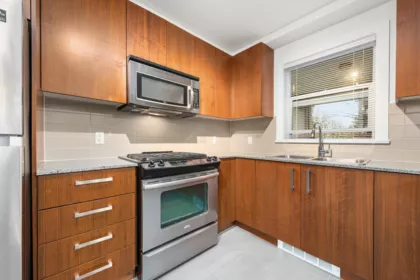 211 5775 Irmin Street, Burnaby, BC, Burnaby — Apartment/Condo for sale
