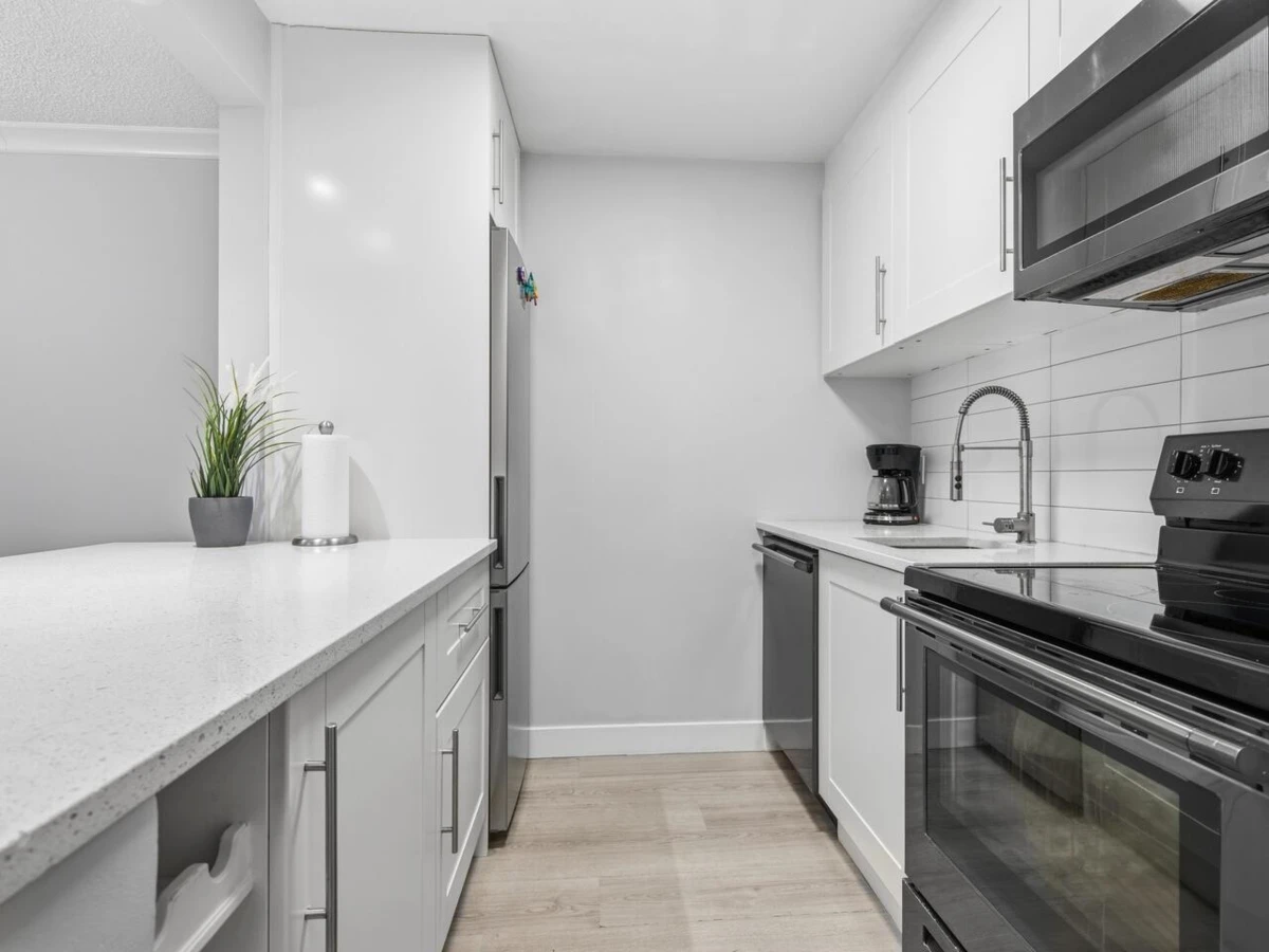 Dining Area Photo of 410 715 Royal Avenue, New Westminster, BC
