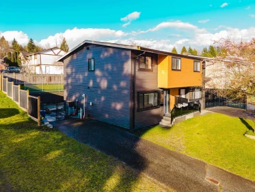 Front Yard Photo of 32347 Brant Avenue, Mission, BC