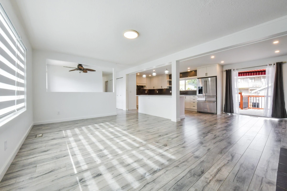 Living Room Photo of 31921 Starling Avenue, Mission, BC