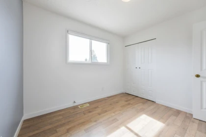 Basement Recreation Room Photo of 31921 Starling Avenue, Mission, BC