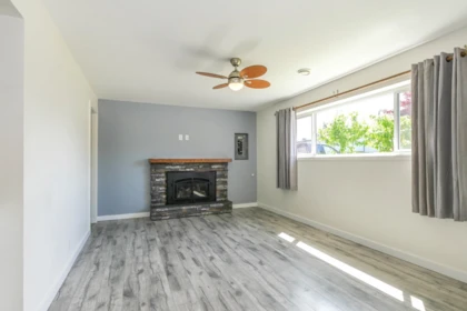 Entry Foyer Photo of 31921 Starling Avenue, Mission, BC