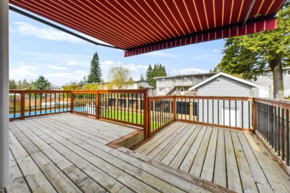 Kitchen Island Photo of 31921 Starling Avenue, Mission, BC