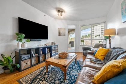 411 3551 Foster Avenue, Vancouver, BC, Vancouver — Apartment/Condo for sale