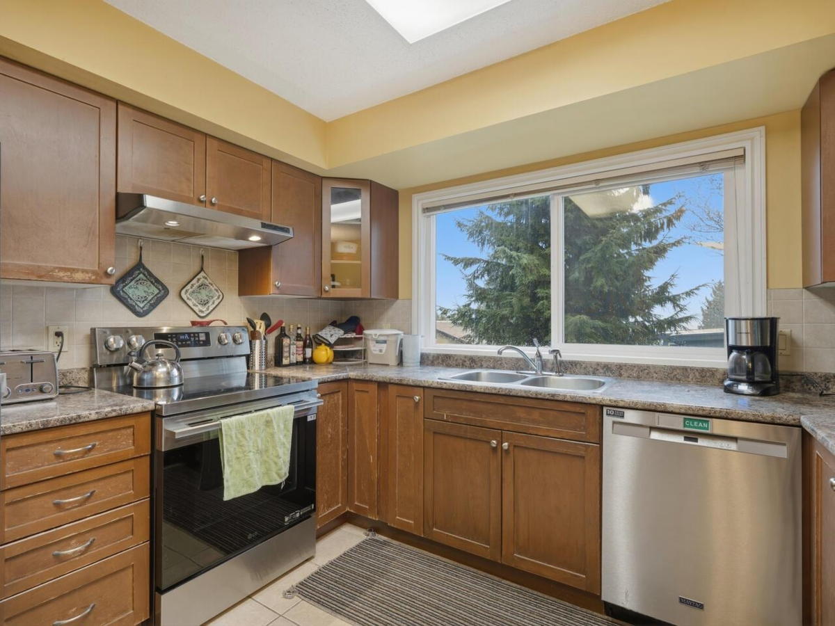 Family Room Photo of 3183 Beacon Drive, Coquitlam, BC