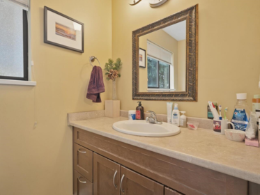 Breakfast Nook Photo of 3183 Beacon Drive, Coquitlam, BC
