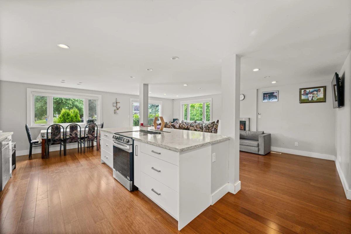 Family Room Photo of 2225 Crystal Court, Abbotsford, BC