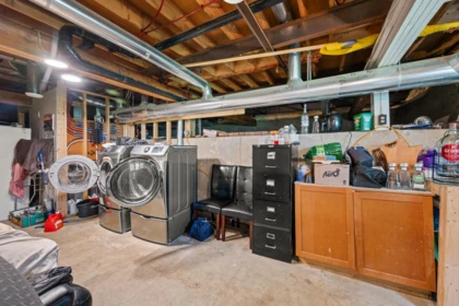 Laundry Room Photo of 2225 Crystal Court, Abbotsford, BC