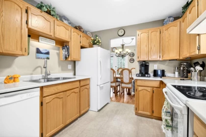 Kitchen Island Photo of 22 12268 189a Street, Pitt Meadows, BC