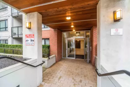 Entry Foyer Photo of 117 7058 14th Avenue, Burnaby, BC