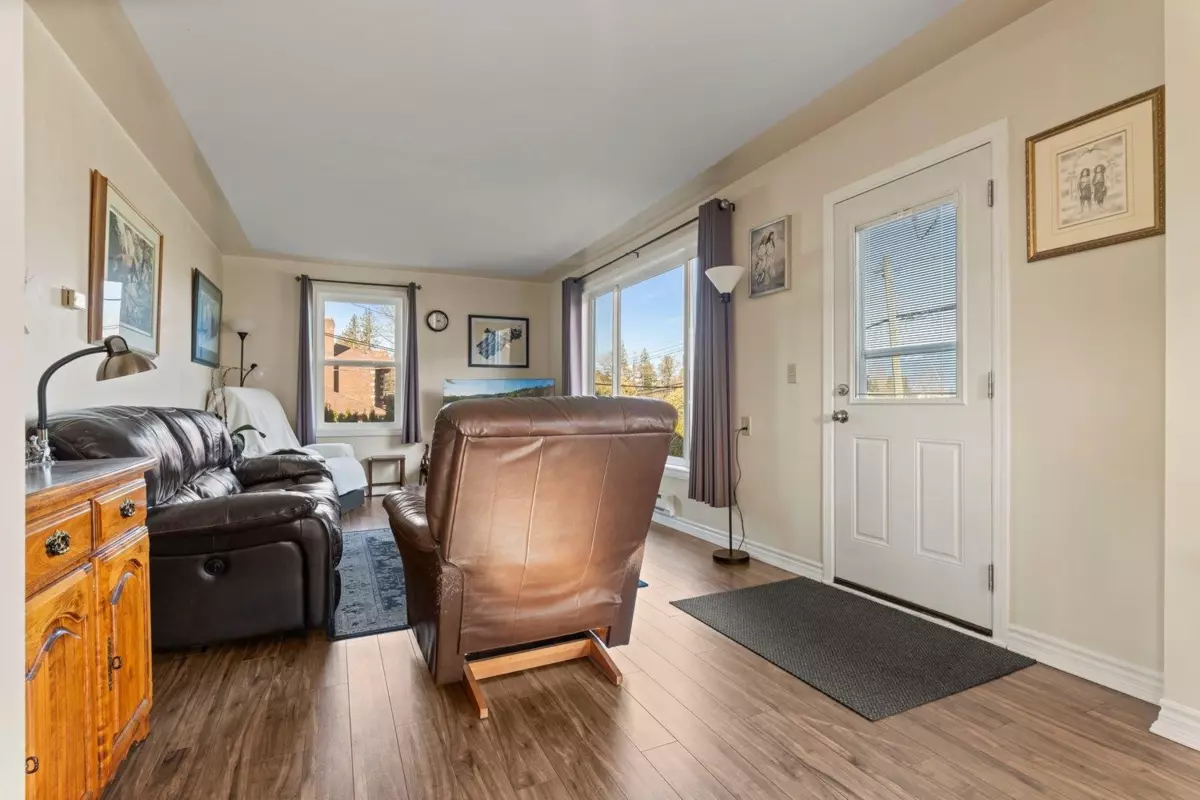 Family Room Photo of 9227 Annis Road, Rosedale, BC