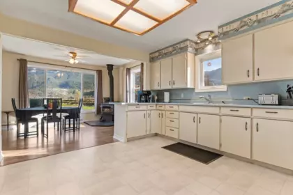Kitchen Island Photo of 9227 Annis Road, Rosedale, BC