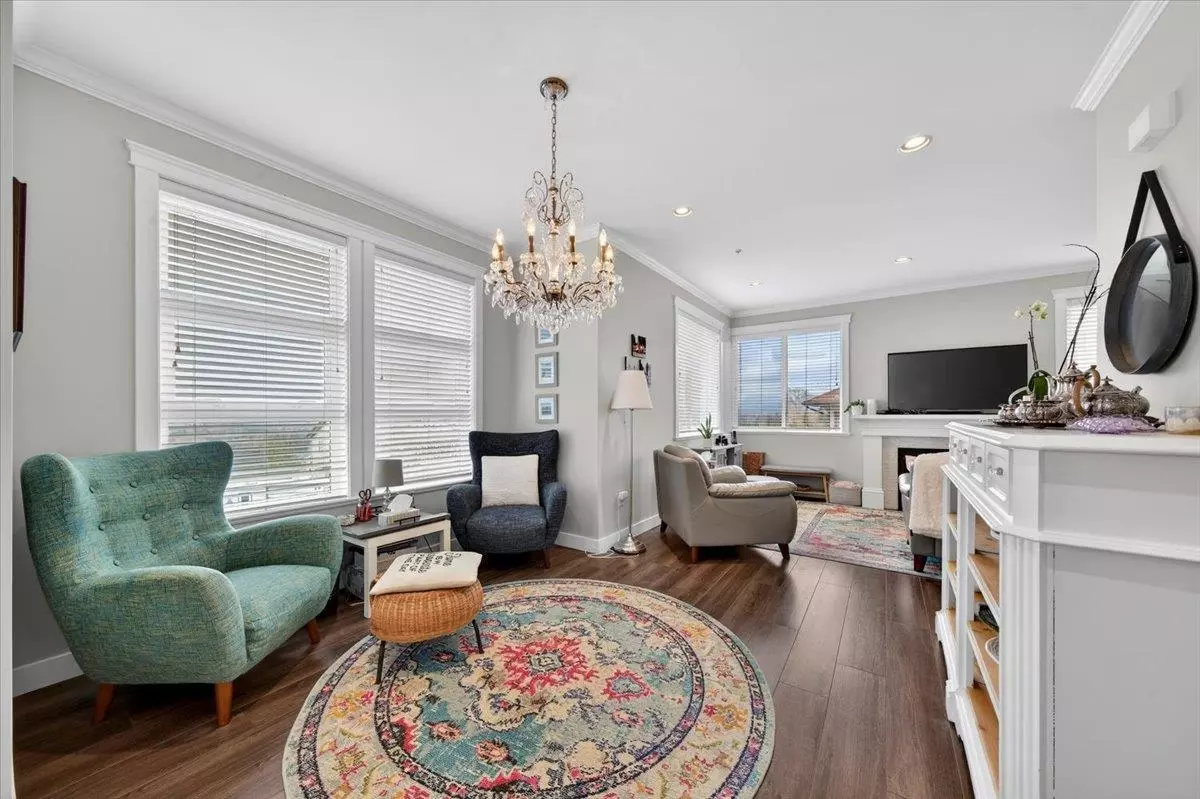 Dining Area Photo of 18 10480 248 Street, Maple Ridge, BC