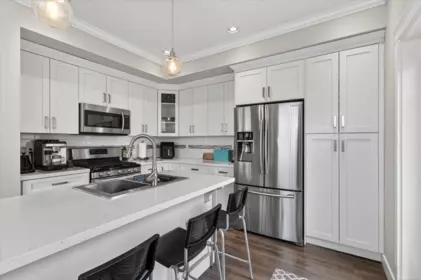 Kitchen Island Photo of 18 10480 248 Street, Maple Ridge, BC