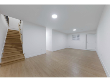 Entry Foyer Photo of 9755 177b Street, Surrey, BC