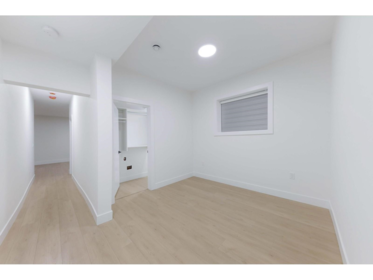 Laundry Room Photo of 9755 177b Street, Surrey, BC