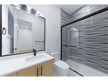 Primary Bathroom Photo of 9755 177b Street, Surrey, BC