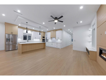 Walk-In Closet Photo of 9755 177b Street, Surrey, BC